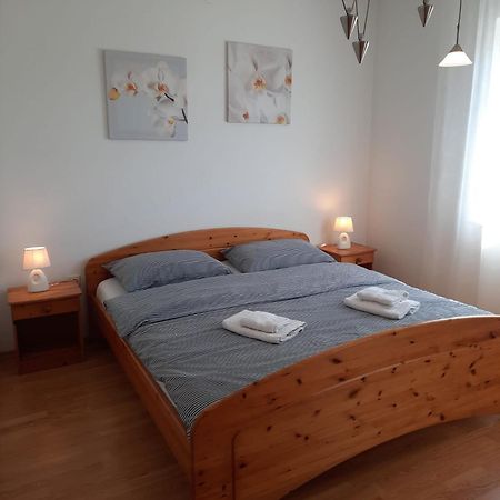 Apartman Mila Novi Vinodolski Esterno foto